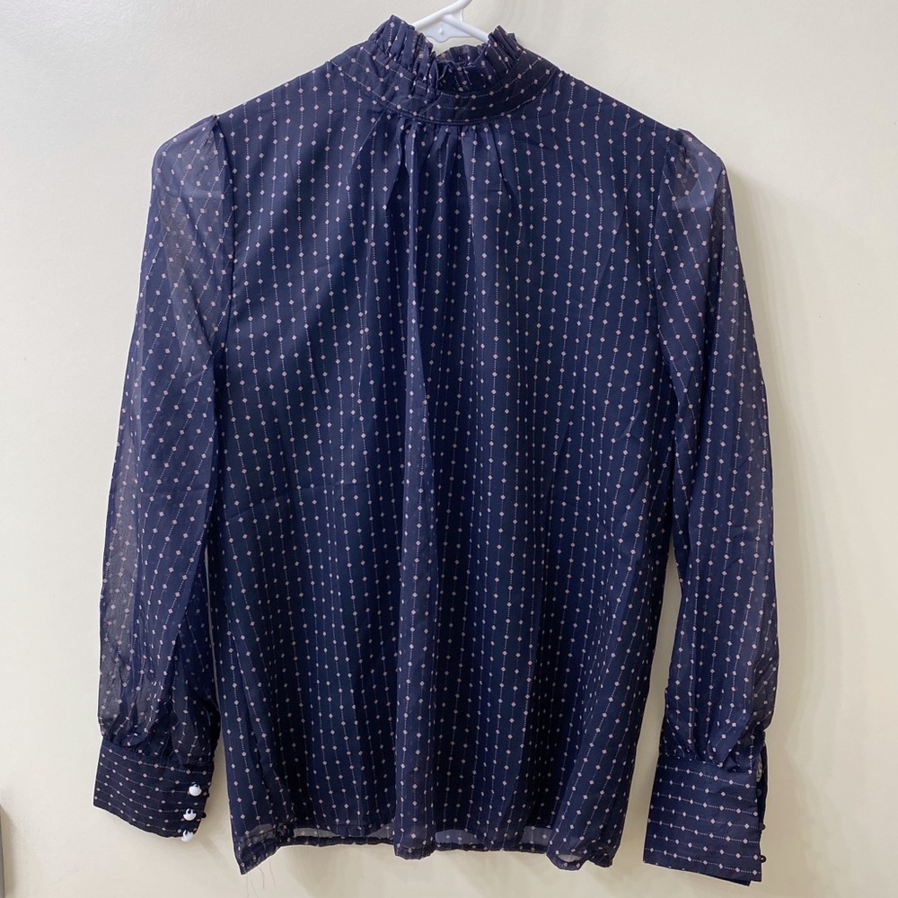 YangFanLiHang: Feminine Navy Blouse